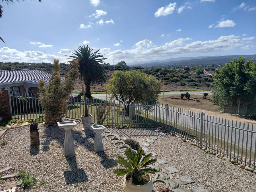 4 Bedroom Property for Sale in Heuwelkruin Eastern Cape